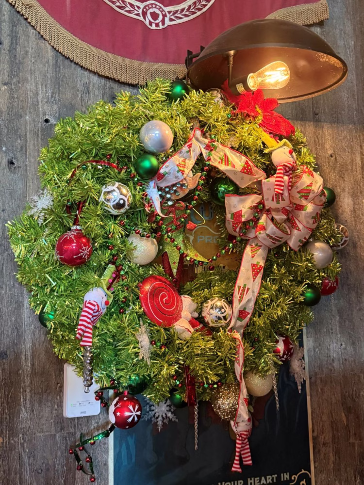 Jock Lindsey's Holiday Bar decor